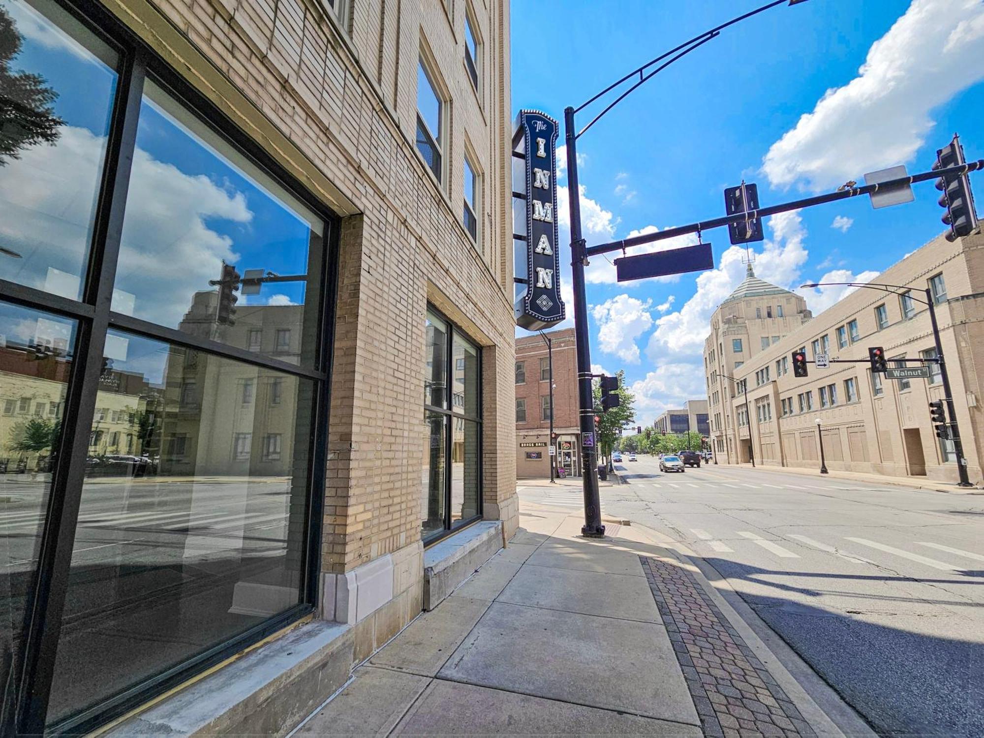 Cozy Studio At The Historic Inman Champaign Exterior photo